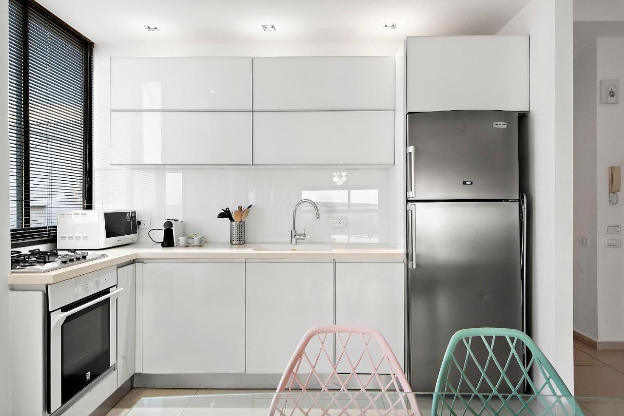 Glorious Renovated Apartment On Top Of The Beach Tel-Aviv Extérieur photo
