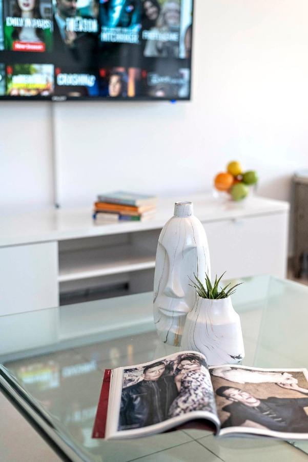Glorious Renovated Apartment On Top Of The Beach Tel-Aviv Extérieur photo